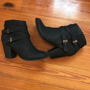 size 7 black suede booties from H&M
